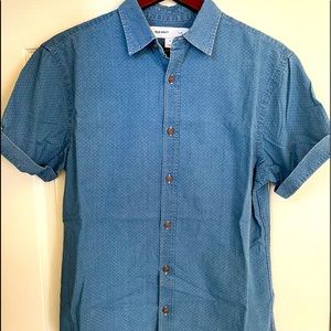 Old Navy button up shirt